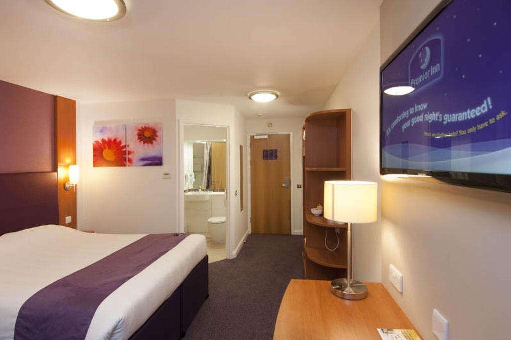 Premier Inn Exeter Central St. Davids Εξωτερικό φωτογραφία